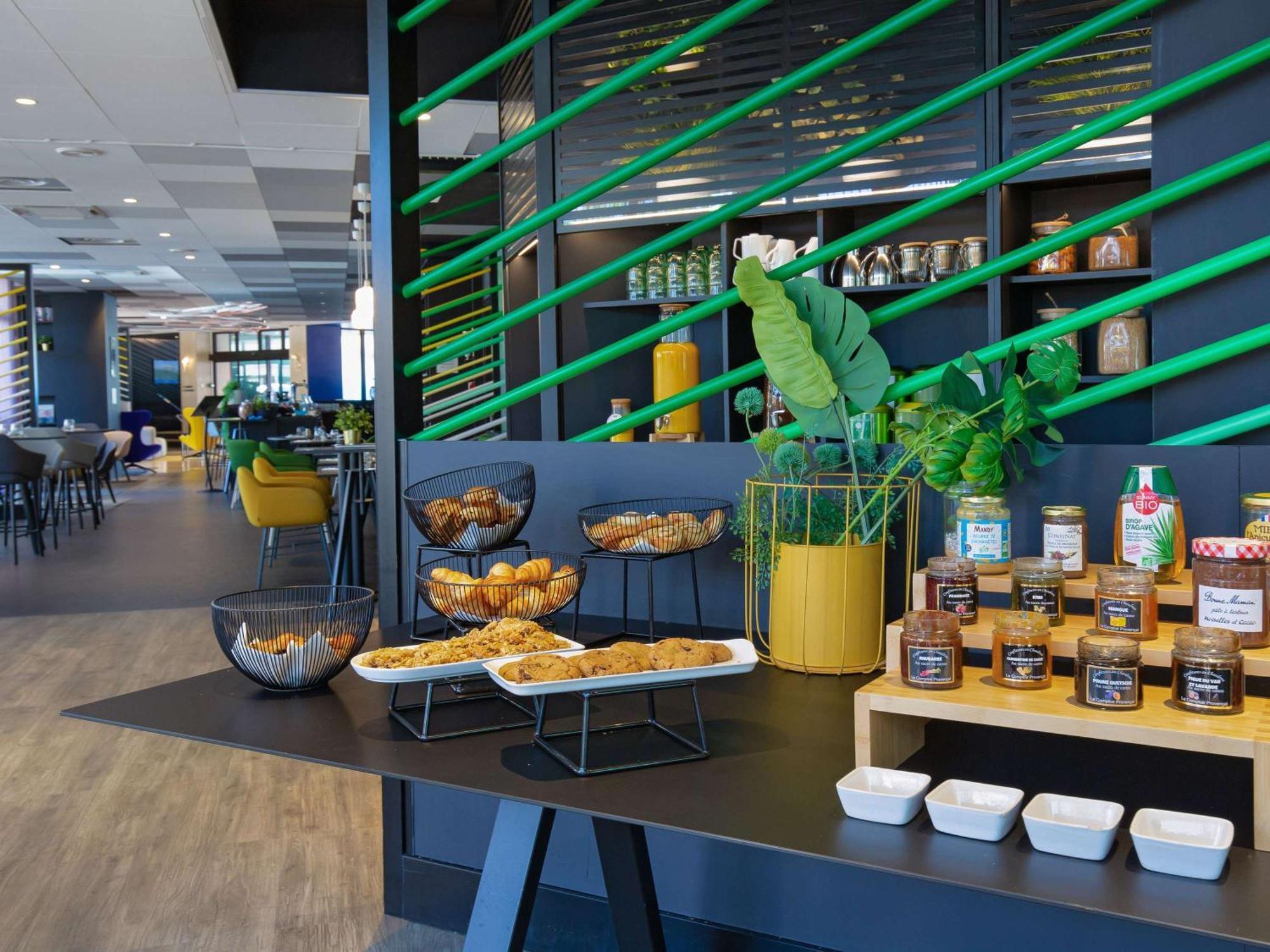 Mercure Hyères Centre Côte d'Azur Extérieur photo