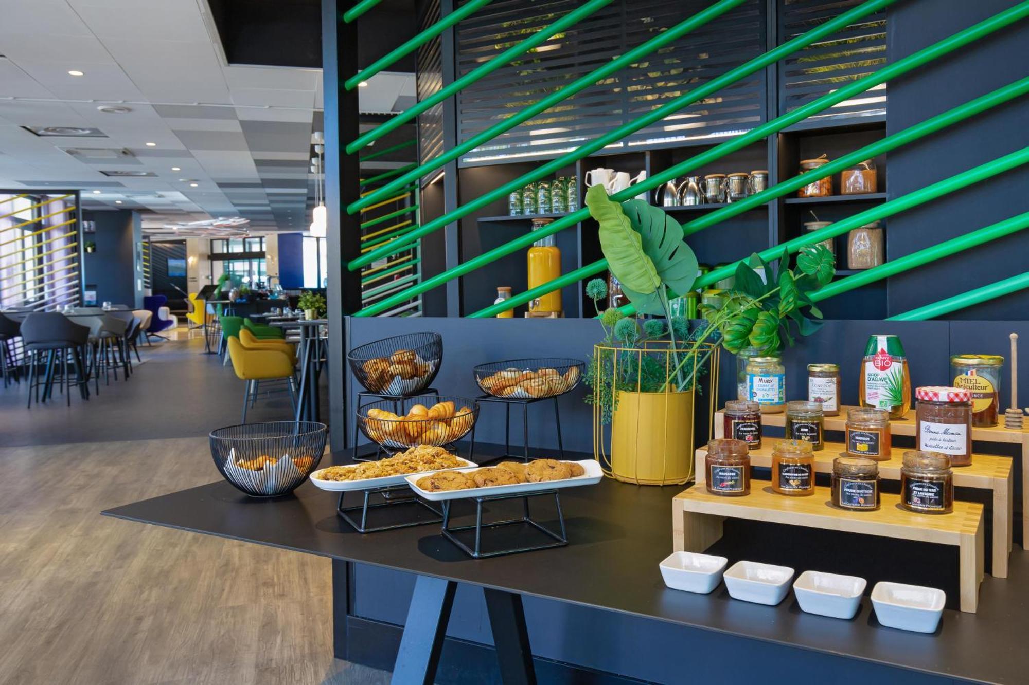 Mercure Hyères Centre Côte d'Azur Extérieur photo